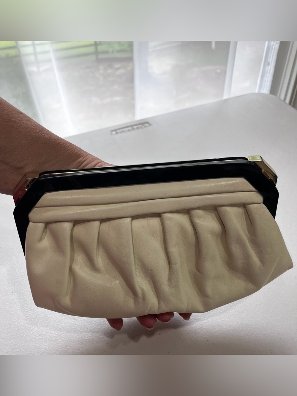 Bally Vintage Ivory Leather Frame Clutch Bag Black Resin Frame Gold Hardware - Picture 2 of 10